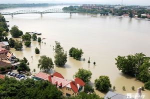 Az áradó Duna Esztergomnál (Fotó: Józsa Szilárd)
